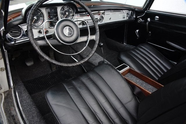 1966 Mercedes-Benz 230SL Roadster