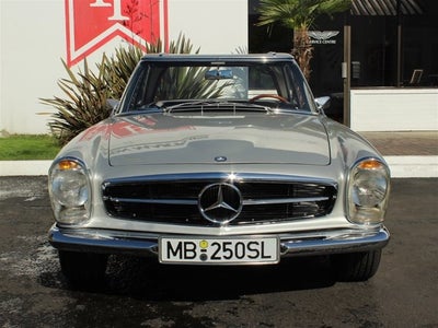 1967 Mercedes-Benz 250SL Roadster