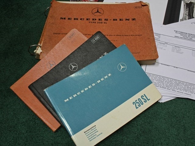 1967 Mercedes-Benz 250SL Roadster