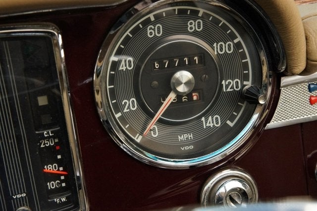 1967 Mercedes-Benz 250SL Roadster
