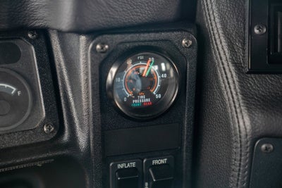 2001 AM General Hummer 4-Passenger Wgn Enclosed