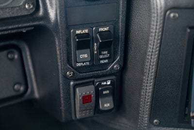 2001 AM General Hummer 4-Passenger Wgn Enclosed