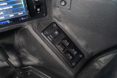 2001 AM General Hummer 4-Passenger Wgn Enclosed