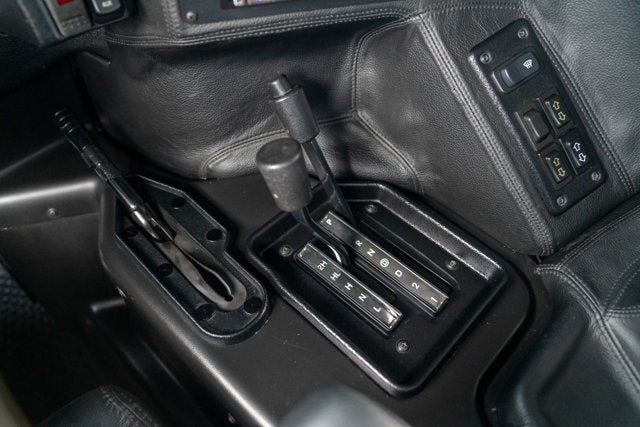 2001 AM General Hummer 4-Passenger Wgn Enclosed