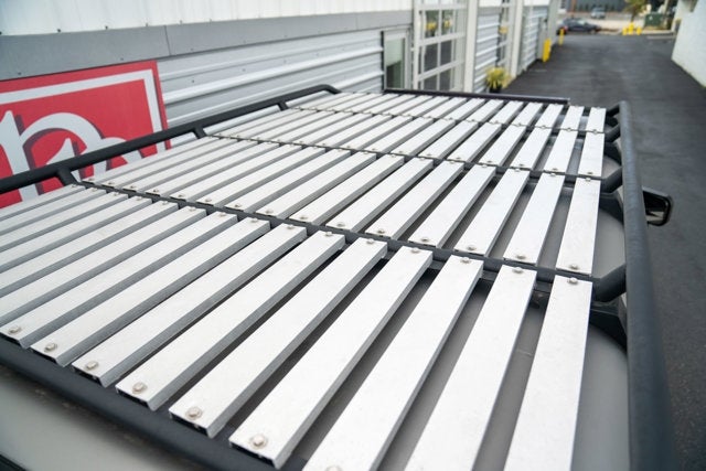 2001 AM General Hummer 4-Passenger Wgn Enclosed