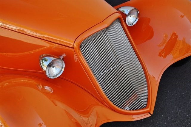 1933 Ford Roadster Hot-Rod Re-Creation