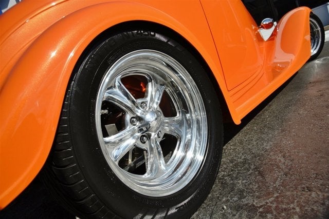 1933 Ford Roadster Hot-Rod Re-Creation