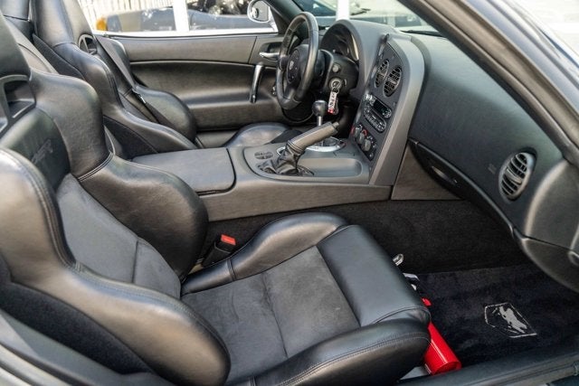 2004 Dodge Viper SRT10