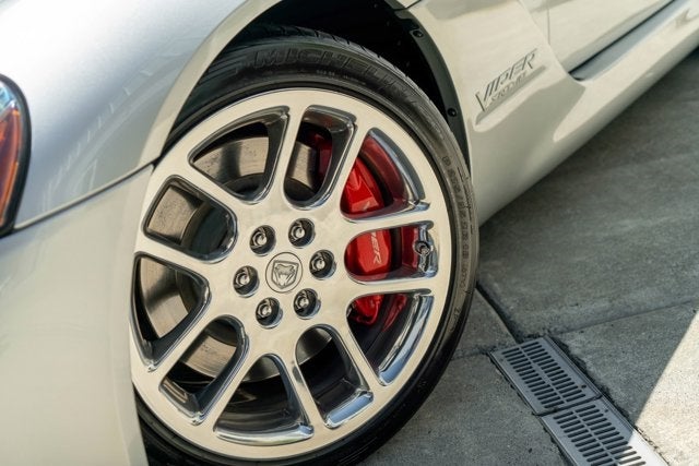 2004 Dodge Viper SRT10