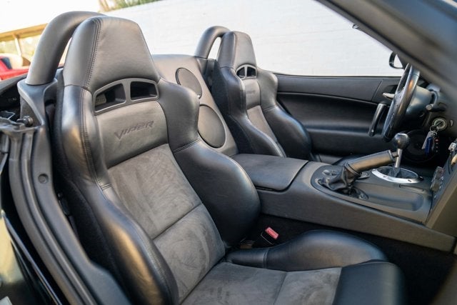 2004 Dodge Viper SRT10