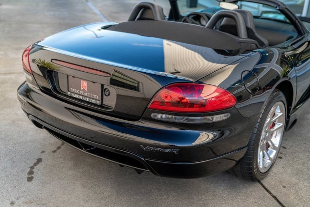 2004 Dodge Viper SRT10