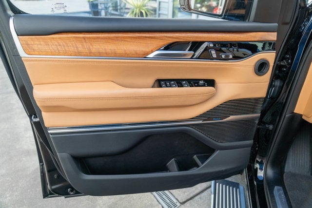 2022 Jeep Grand Wagoneer Series III