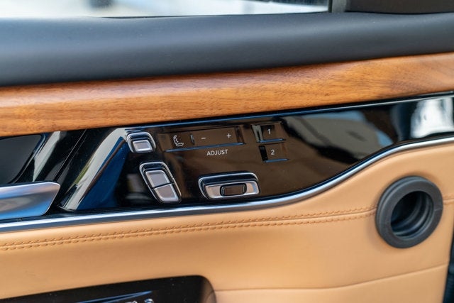 2022 Jeep Grand Wagoneer Series III