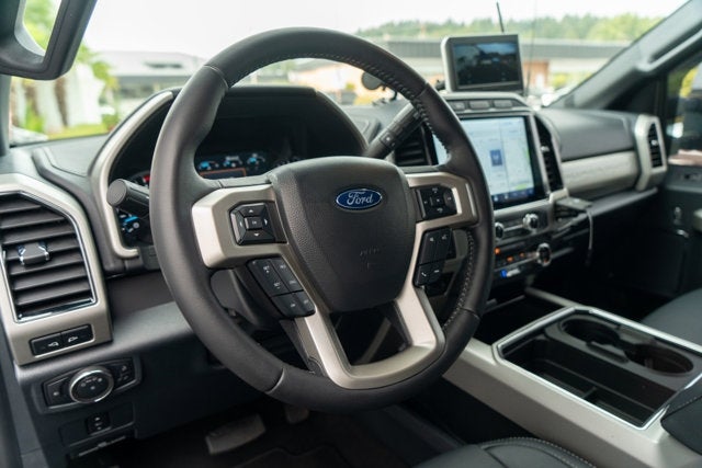 2022 Ford Super Duty F-550 DRW LARIAT