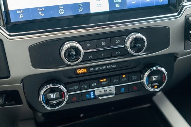 2022 Ford Super Duty F-550 DRW LARIAT