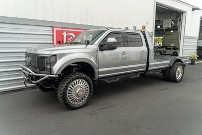 2022 Ford Super Duty F-550 DRW LARIAT