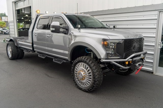 2022 Ford Super Duty F-550 DRW LARIAT