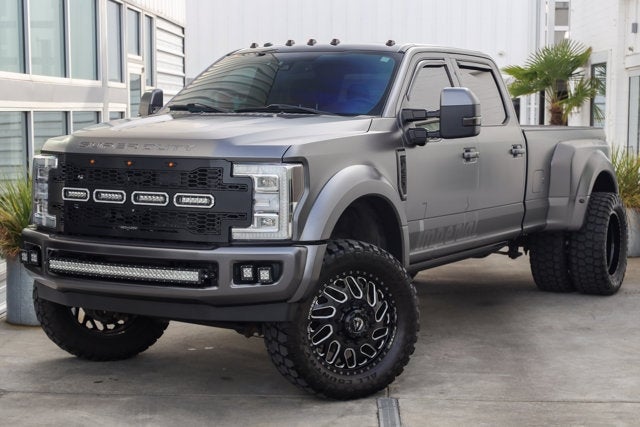 2017 Ford Super Duty F-450 DRW Platinum
