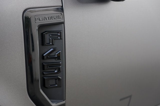 2017 Ford Super Duty F-450 DRW Platinum