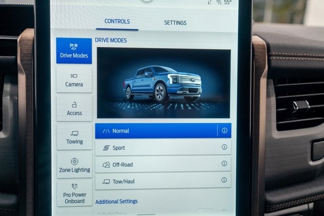 2022 Ford F-150 Lightning LARIAT