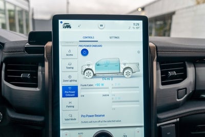 2022 Ford F-150 Lightning LARIAT