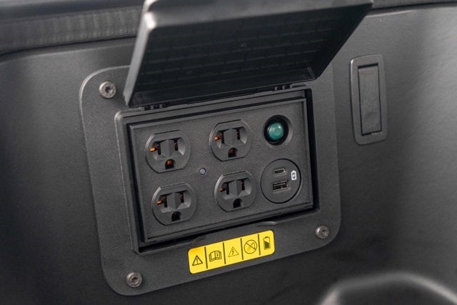 2022 Ford F-150 Lightning LARIAT