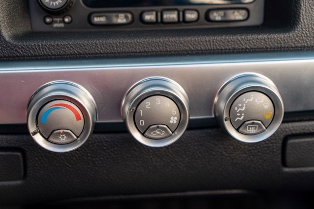 2004 Chevrolet SSR LS