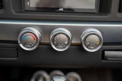 2004 Chevrolet SSR LS