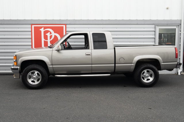 1998 Chevrolet C/K 2500 HD Ext Cab 141.5" WB 4WD C6P