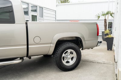 1998 Chevrolet C/K 2500 HD Ext Cab 141.5" WB 4WD C6P