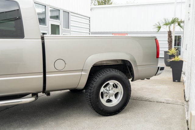 1998 Chevrolet C/K 2500 HD Ext Cab 141.5" WB 4WD C6P