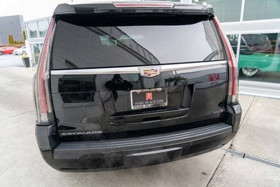 2016 Cadillac Escalade Luxury Collection