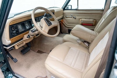 1991 Jeep Grand Wagoneer 4dr Wagon 4WD