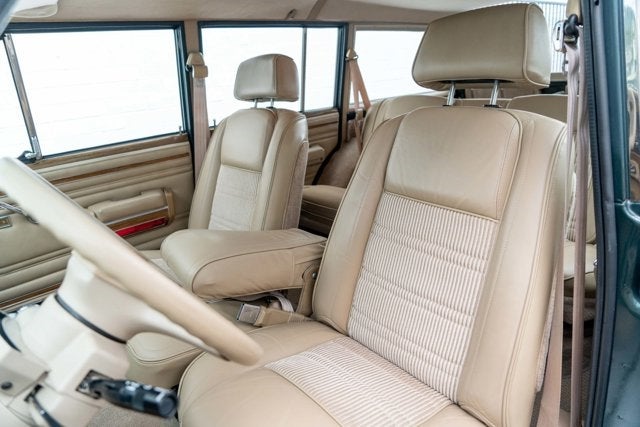 1991 Jeep Grand Wagoneer 4dr Wagon 4WD