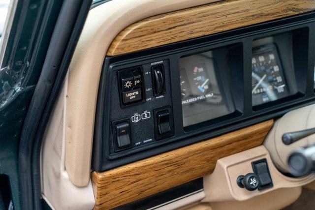 1991 Jeep Grand Wagoneer 4dr Wagon 4WD