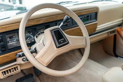 1991 Jeep Grand Wagoneer 4dr Wagon 4WD