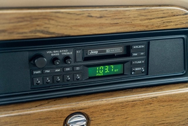 1991 Jeep Grand Wagoneer 4dr Wagon 4WD