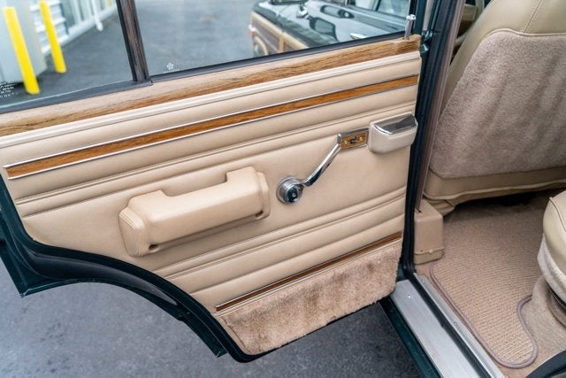 1991 Jeep Grand Wagoneer 4dr Wagon 4WD