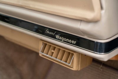 1991 Jeep Grand Wagoneer 4dr Wagon 4WD