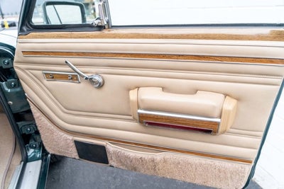 1991 Jeep Grand Wagoneer 4dr Wagon 4WD