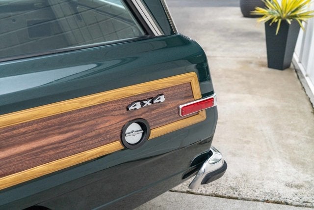 1991 Jeep Grand Wagoneer 4dr Wagon 4WD