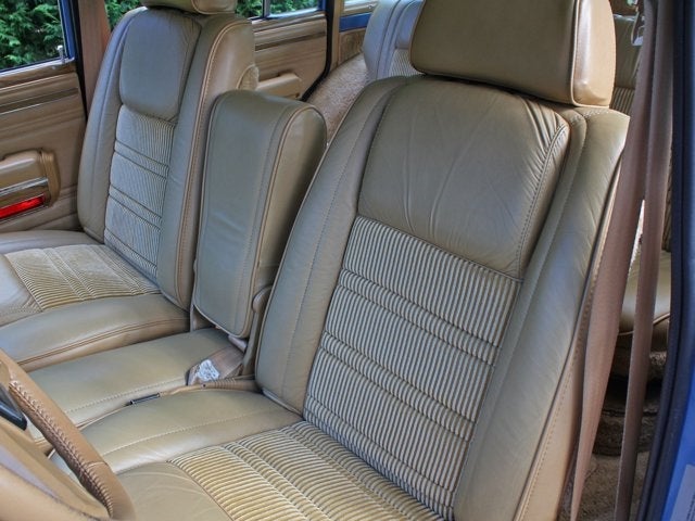 1988 Jeep Grand Wagoneer Base