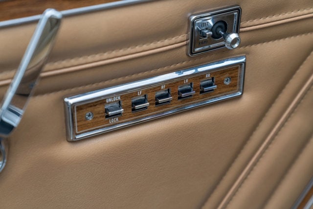 1988 Jeep Grand Wagoneer Base