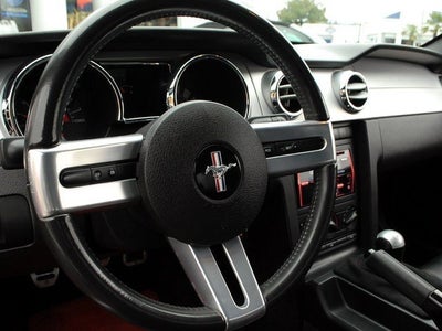 2005 Ford Mustang GT Deluxe