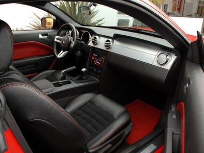 2005 Ford Mustang GT Deluxe