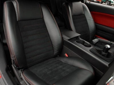 2005 Ford Mustang GT Deluxe