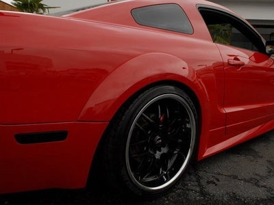 2005 Ford Mustang GT Deluxe