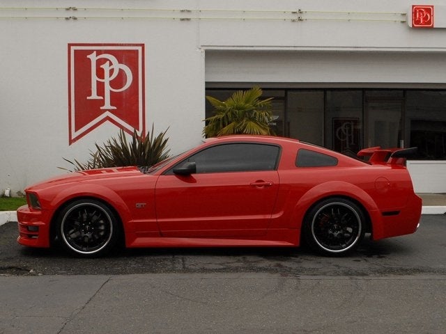 2005 Ford Mustang GT Deluxe