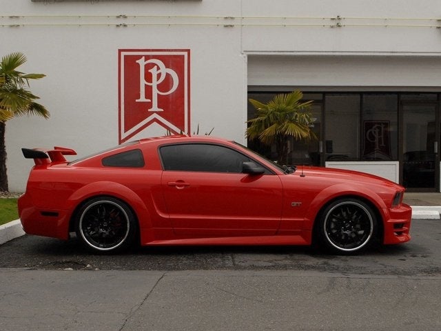 2005 Ford Mustang GT Deluxe