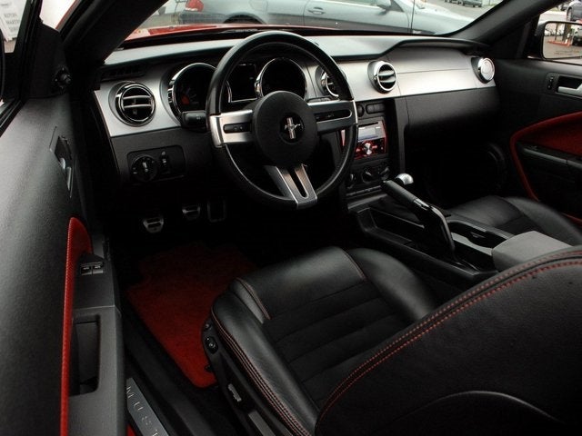 2005 Ford Mustang GT Deluxe